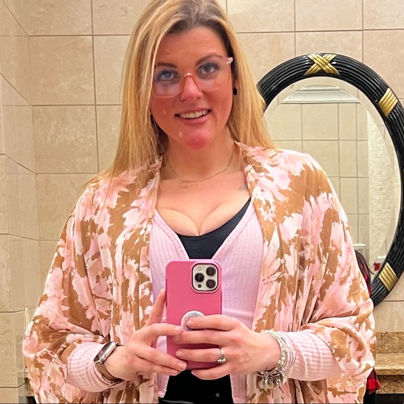 Meet your Posher, Lauren - Picture 5 of 6